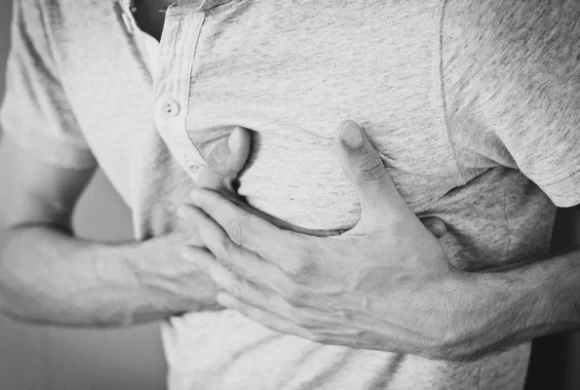 Kako razlikovati napad panike od srčanog udara?